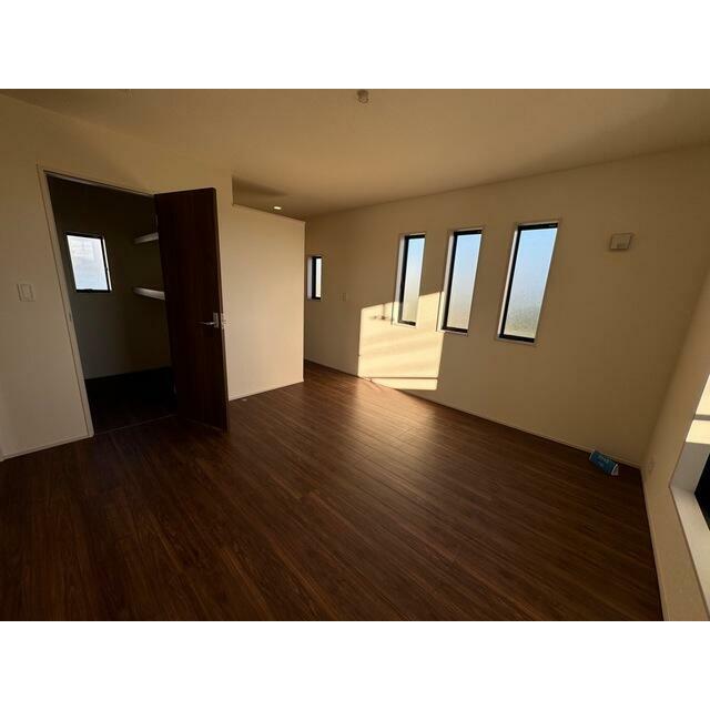 笑顔が溢れる、心和むリビング（2号棟）