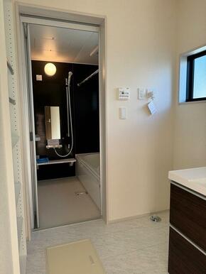 洗面台で帰宅後のリセットタイム（2号棟）