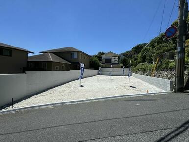 建築条件無の売土地です