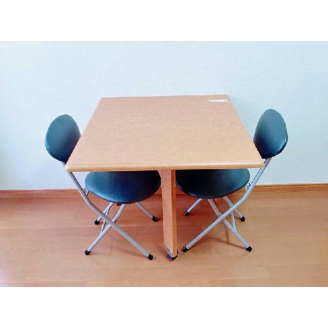 家具：机、椅子（2脚）