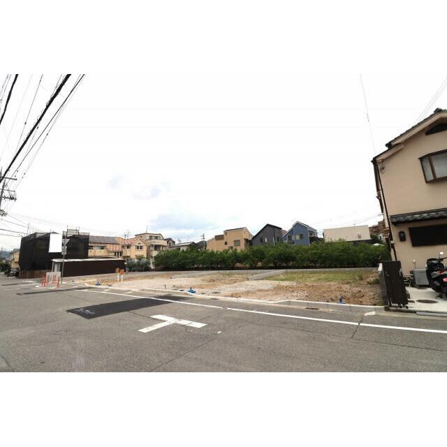 【前面道路含む現地写真】