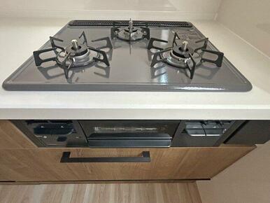 ガスコンロは3口あります。