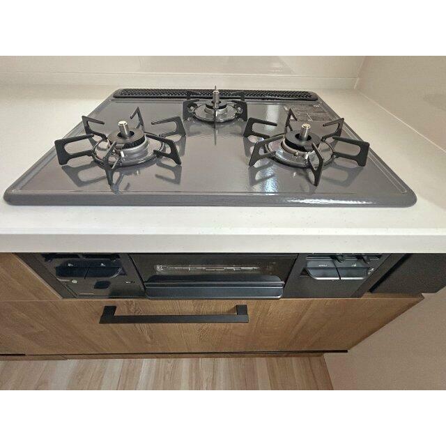 ガスコンロは3口あります。