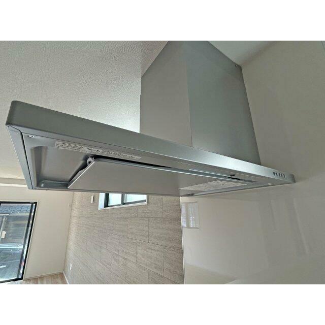 油汚れもしっかりガード、お手入れしやすいレンジフードです。