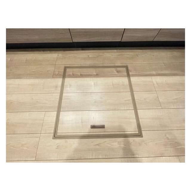 お漬物を漬けたり、鍋などの季節物をしまっておける便利な床下収納！