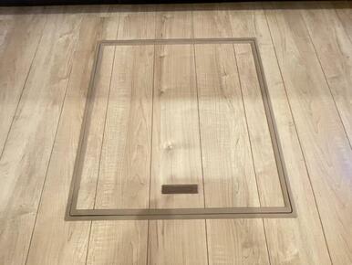 お漬物を漬けたり、鍋などの季節物をしまっておける便利な床下収納！