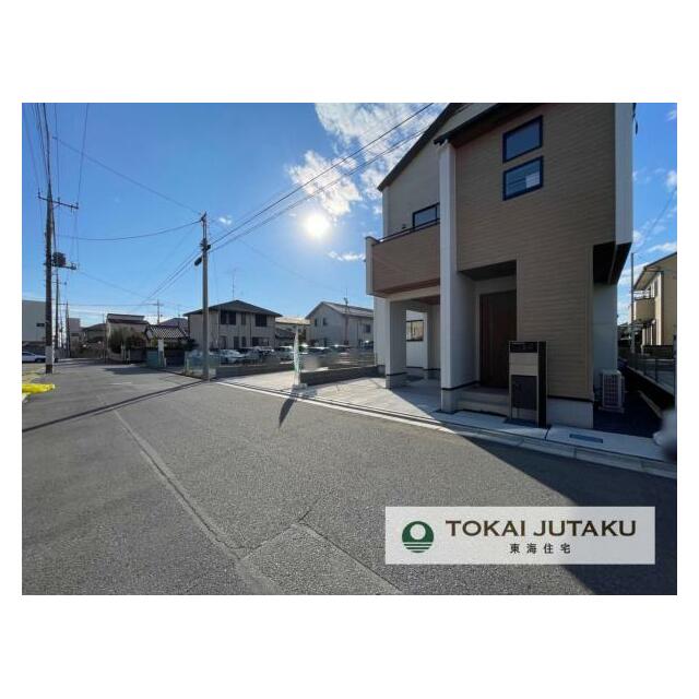 東側約6.1M幅員の公道。車の出し入れもスムーズに行えますね＾＾