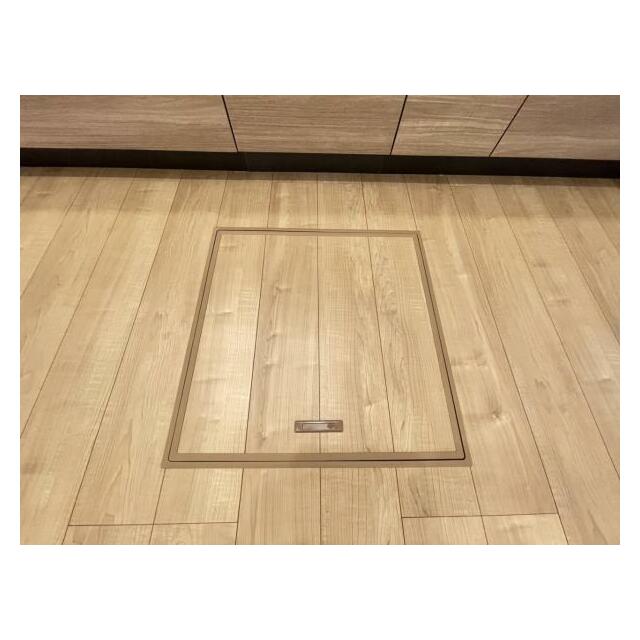 お漬物を漬けたり、鍋などの季節物をしまっておける便利な床下収納！