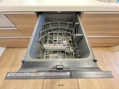 忙しい朝や冬の寒い日の洗い物はお任せ！毎日の家事を軽減できる食器洗浄機付きです＾＾