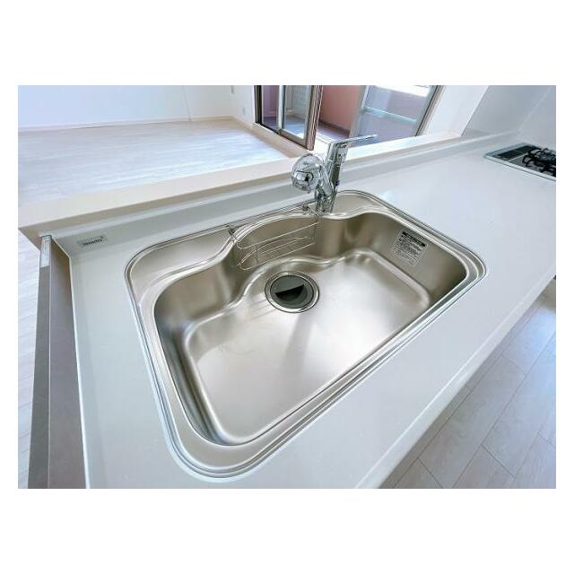 「キッチンシンク」水栓が切り替えで来て使い勝手が良くなっております。