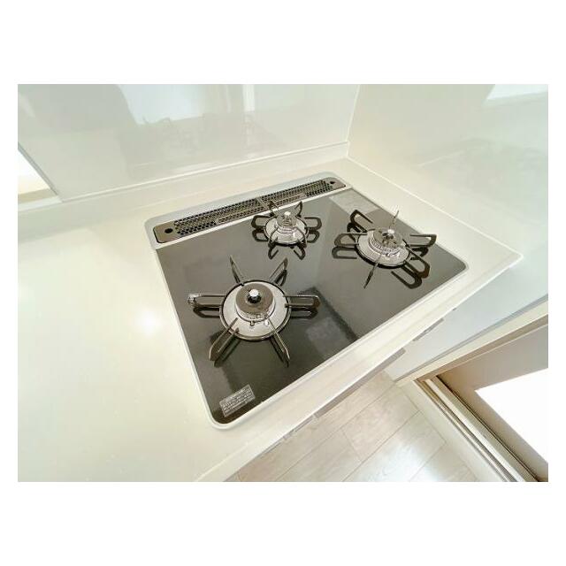 「キッチン」ガスコンロ新品交換済み。3口ございます