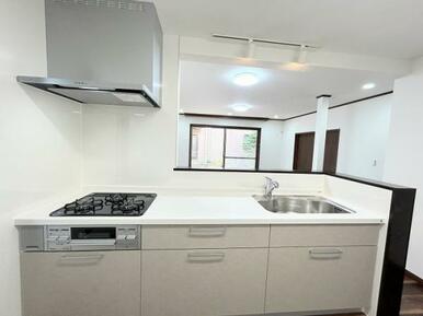 キッチン新品交換済み