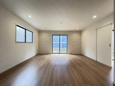 ゆとりある広さと明るさでホッとくつろげるスペースになっています！