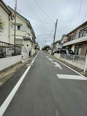 北側前面道路（公道）です