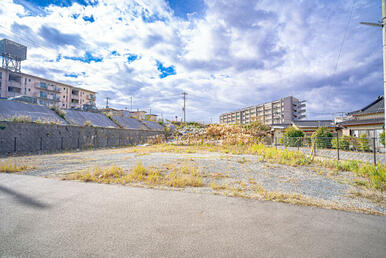 前面道路との高低差もほとんどなく、建築しやすいです