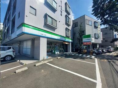 ファミリーマート小松島二丁目店