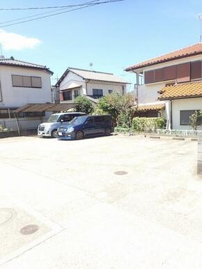 敷地内駐車場空き有（お部屋とは別契約になります）※貸主：インボイス登録未確認