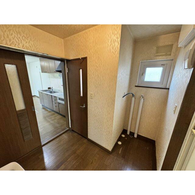 洗濯機置き場確保されております。