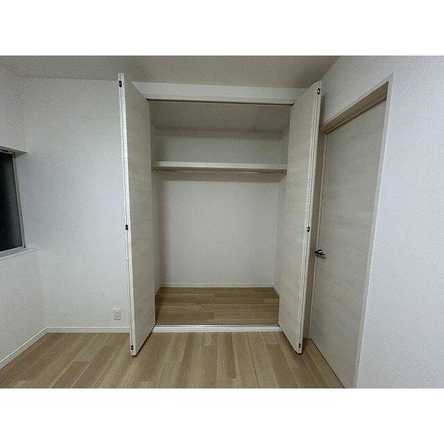 洋室約６帖　収納