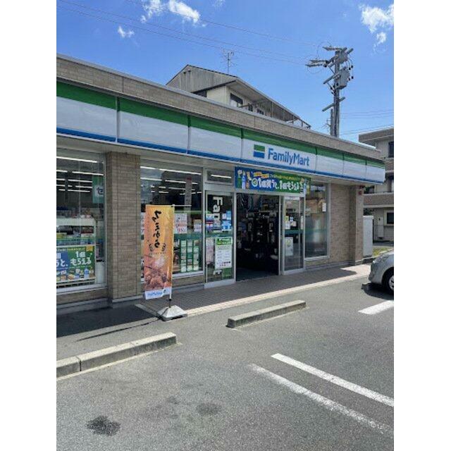 ファミリーマート中川ときわ店