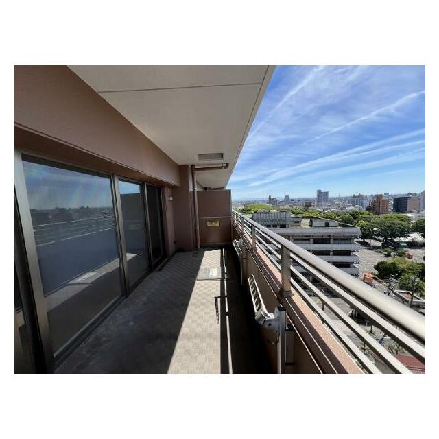 「バルコニー」物干し台がございます。