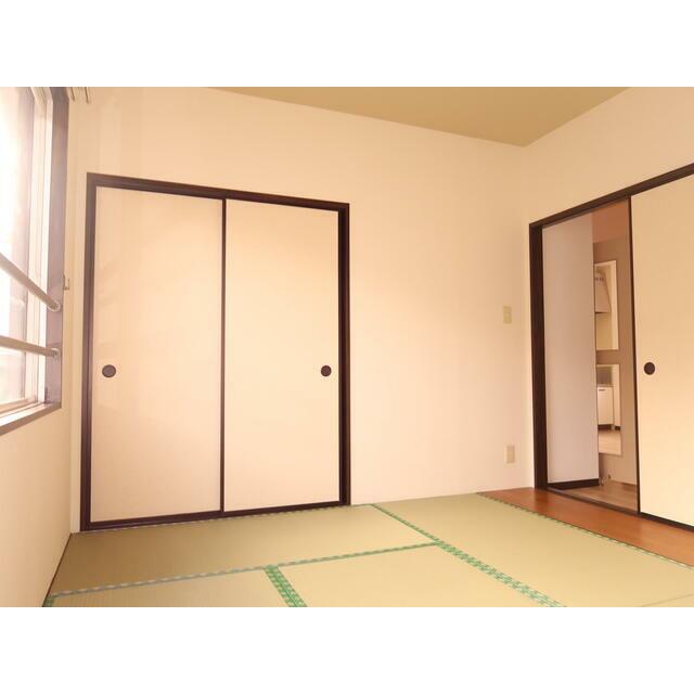 ゆったりした6帖の和室です！