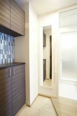 玄関はシューズボックスがございます