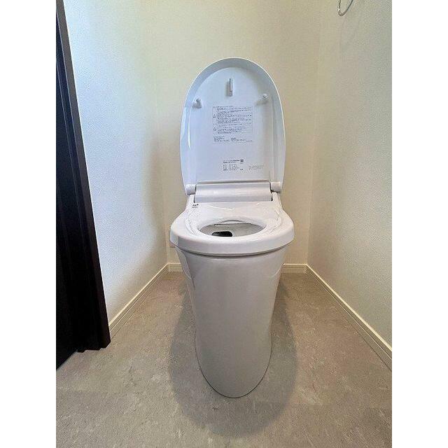 「２階トイレ」ウォシュレット付きトイレに新品交換済みです。