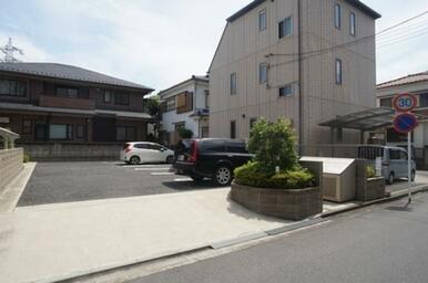 【Luna南越谷】敷地内駐車場有り※空き状況は別途お問い合せ願います。