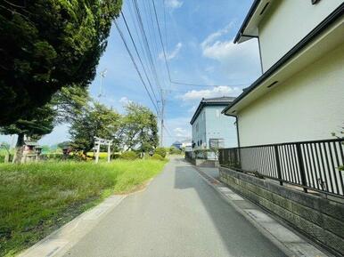 前面道路は幅員約4m公道です