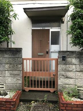 独立性の高いお部屋への専用玄関