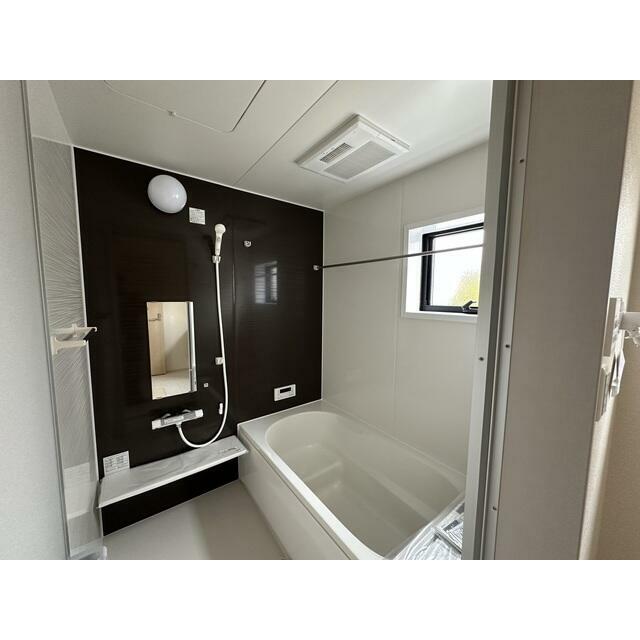 一日の終わりはバスタイムでリラックス。お湯でぽっかぽかに温まって快眠を（2号棟）
