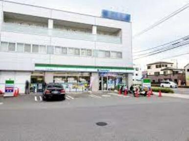 ファミリーマート横浜公田町店