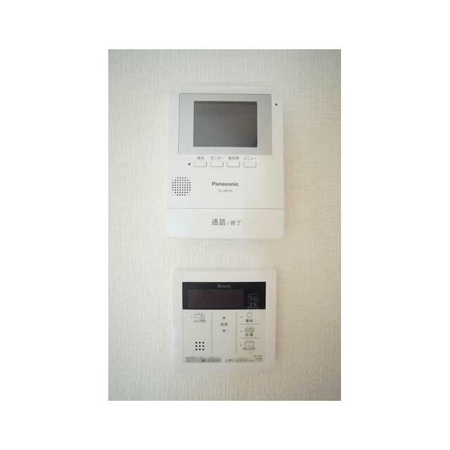 来訪者の確認が可能なモニター付きインターホン設置