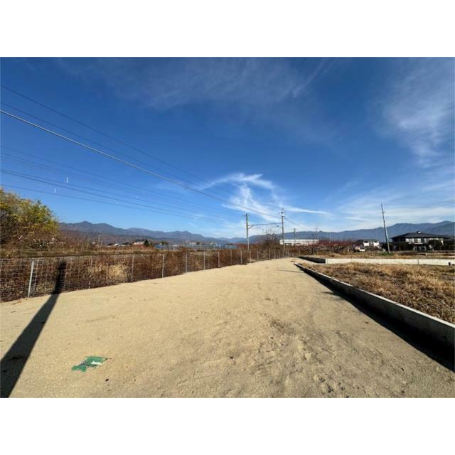分譲地に隣接する公園・広場です。お子さまの外遊びや気軽なふれあいの場として活用できます。