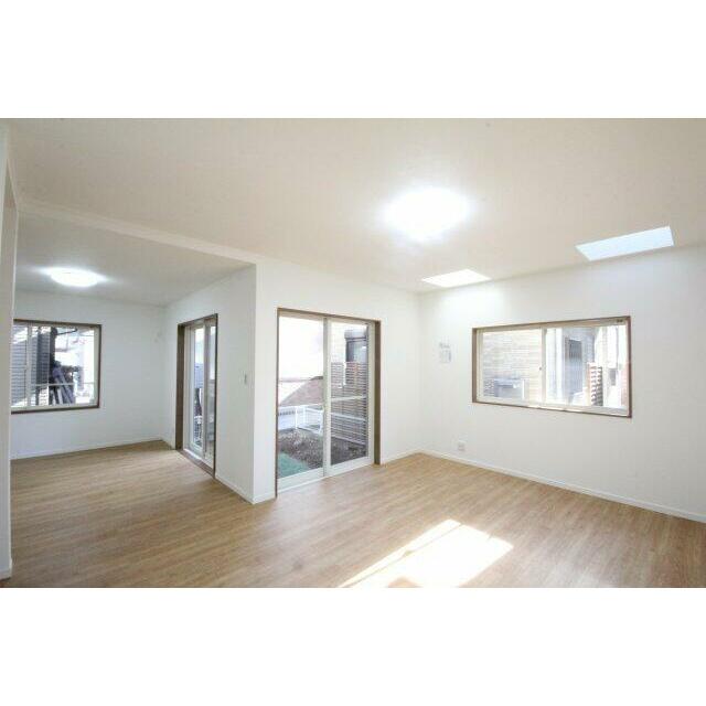 リビングは南西で陽当り良好