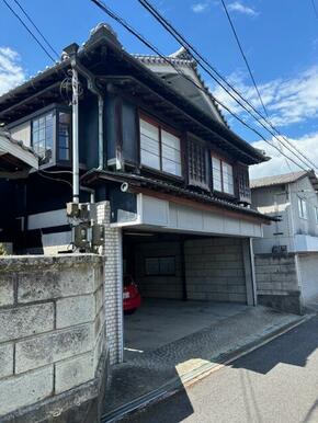 駐車場だけでも惹かれる物件です。