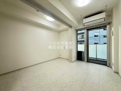 広いリビングでゆったりくつろげる憩いの空間♪