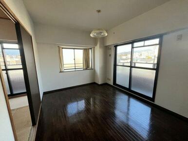 窓が多く明るいですね