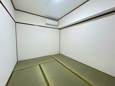 「納戸」エアコン設置済み。そのままお引渡し致します。