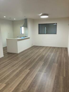 リラックスできる場所だからリビングは家具＆レイアウトにこだわりたい！（1号棟）