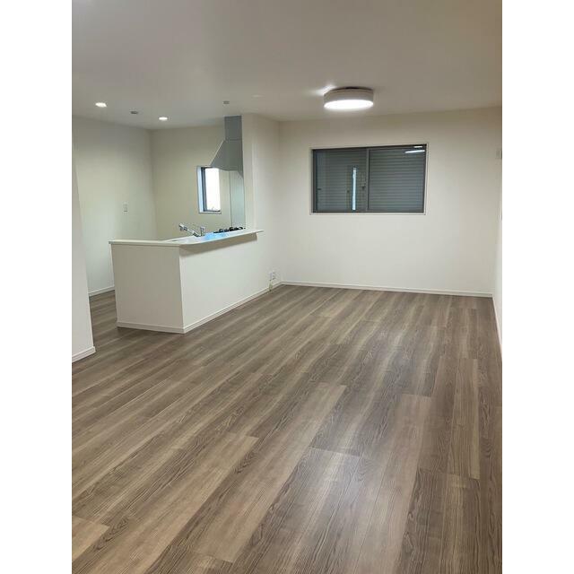 リラックスできる場所だからリビングは家具＆レイアウトにこだわりたい！（1号棟）