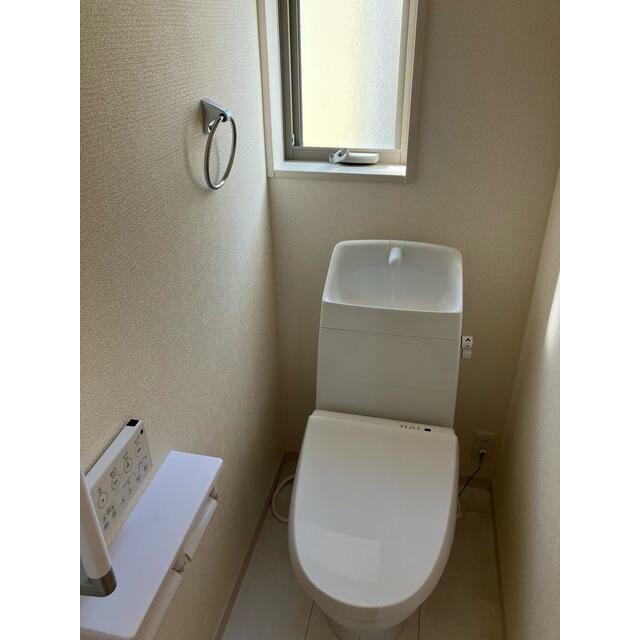 見落としなしで隅々チェック。トイレは家を映す鑑となります。（1号棟）