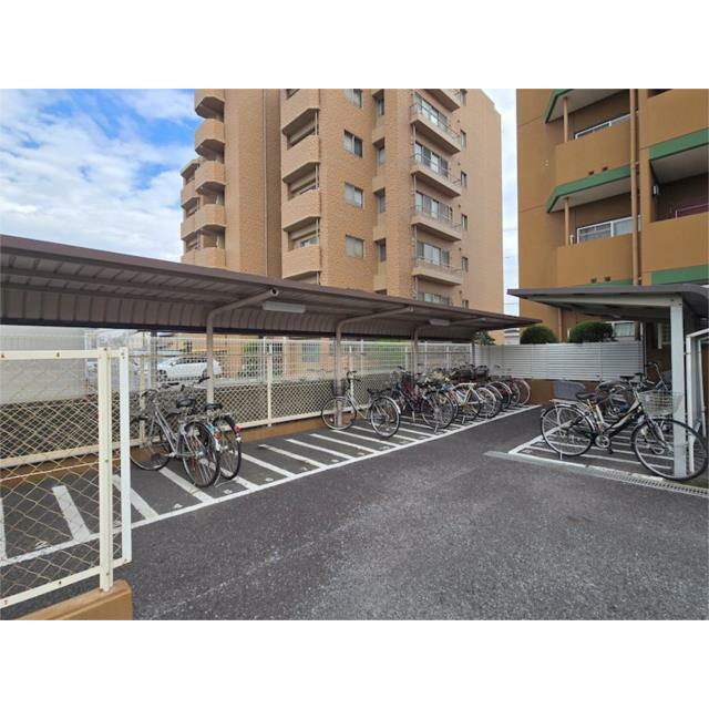 敷地内駐輪場です。