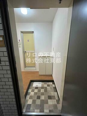 玄関から見たお部屋です♪
