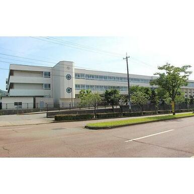 金沢市立高尾台中学校