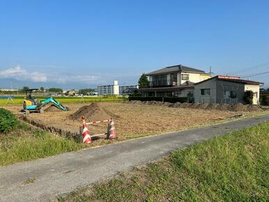 造成中　南東道路より