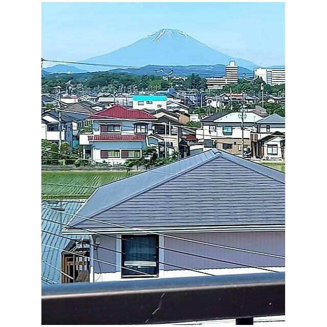 屋上から望む富士山（天候による）