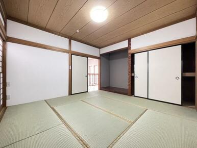 直接バルコニーに出られるので、洗濯物も楽々＾＾