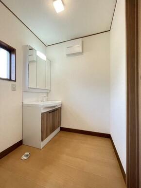 身支度・洗濯・お風呂と毎日大活躍の洗面スペース！